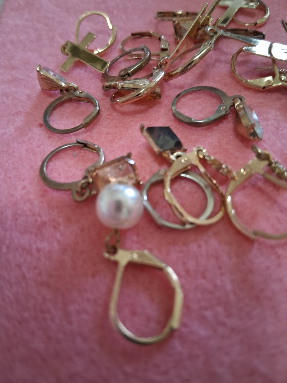 Source Unknown Gold Hoop Earrings with White Pearl Drop